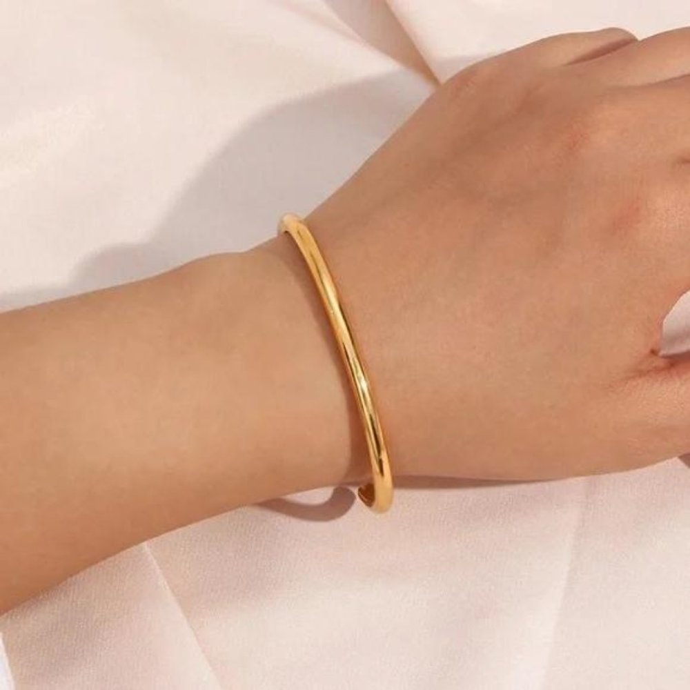 NEW 18K GOLD CUFF BANGLE BRACELET - Picture 2 of 6